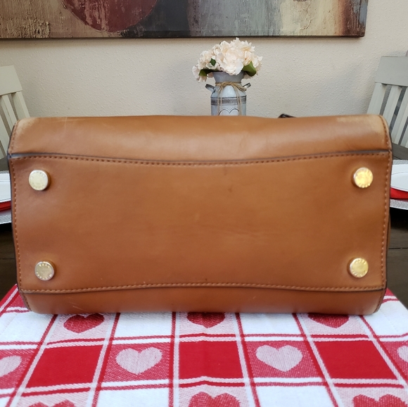 Michael Kors Hamilton Saffiano Leather Tote - Picture 3 of 10